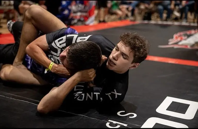 Competition grappling match